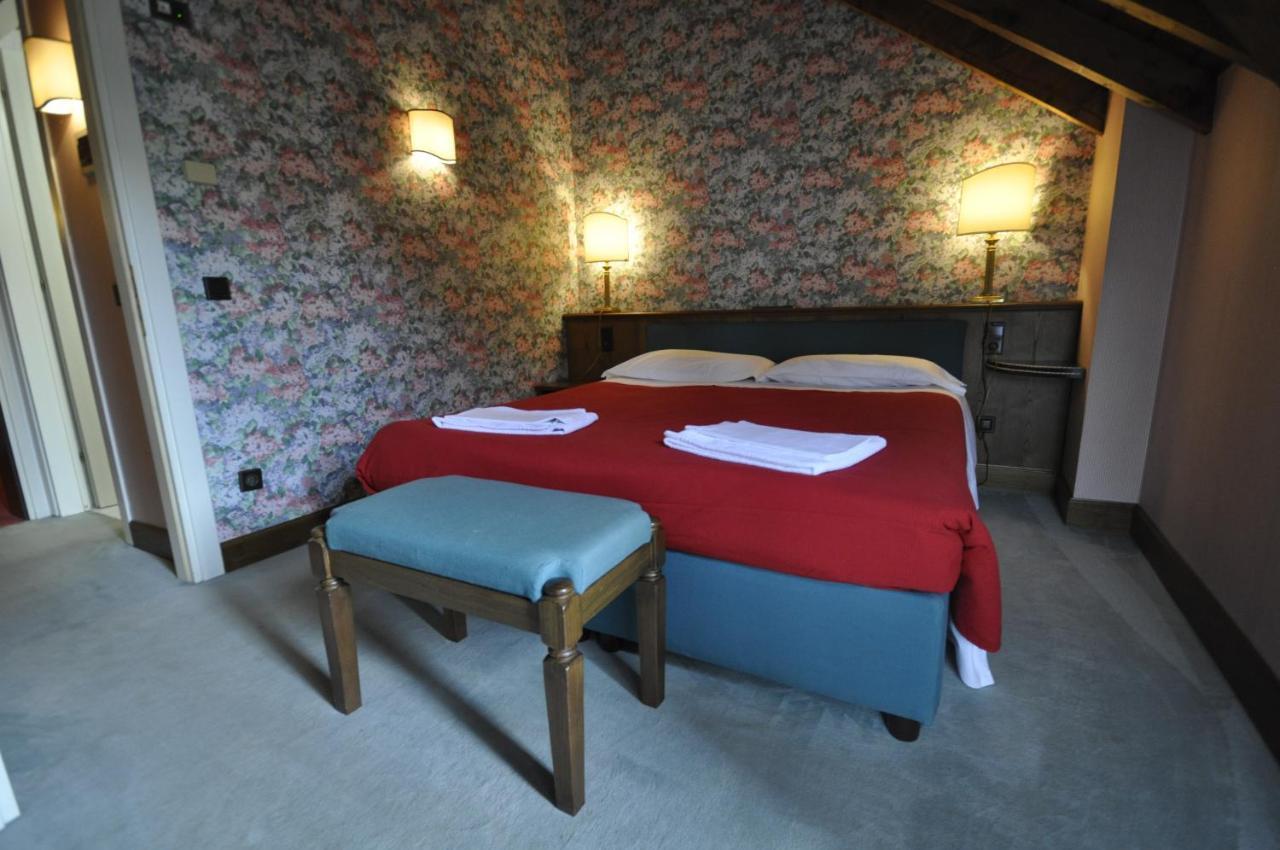 Hotel La Lepre Bianca Gallio Exteriör bild