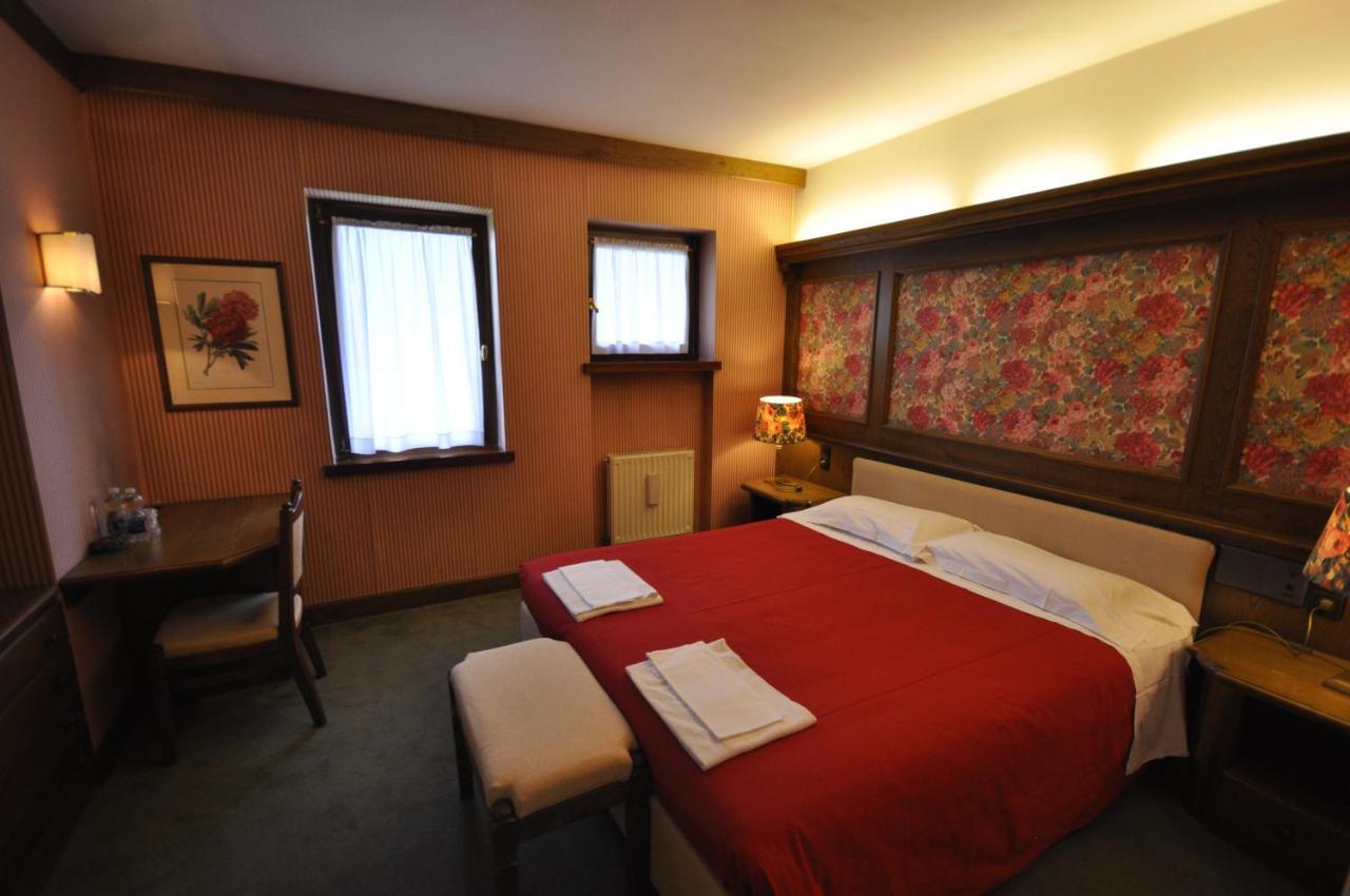 Hotel La Lepre Bianca Gallio Exteriör bild