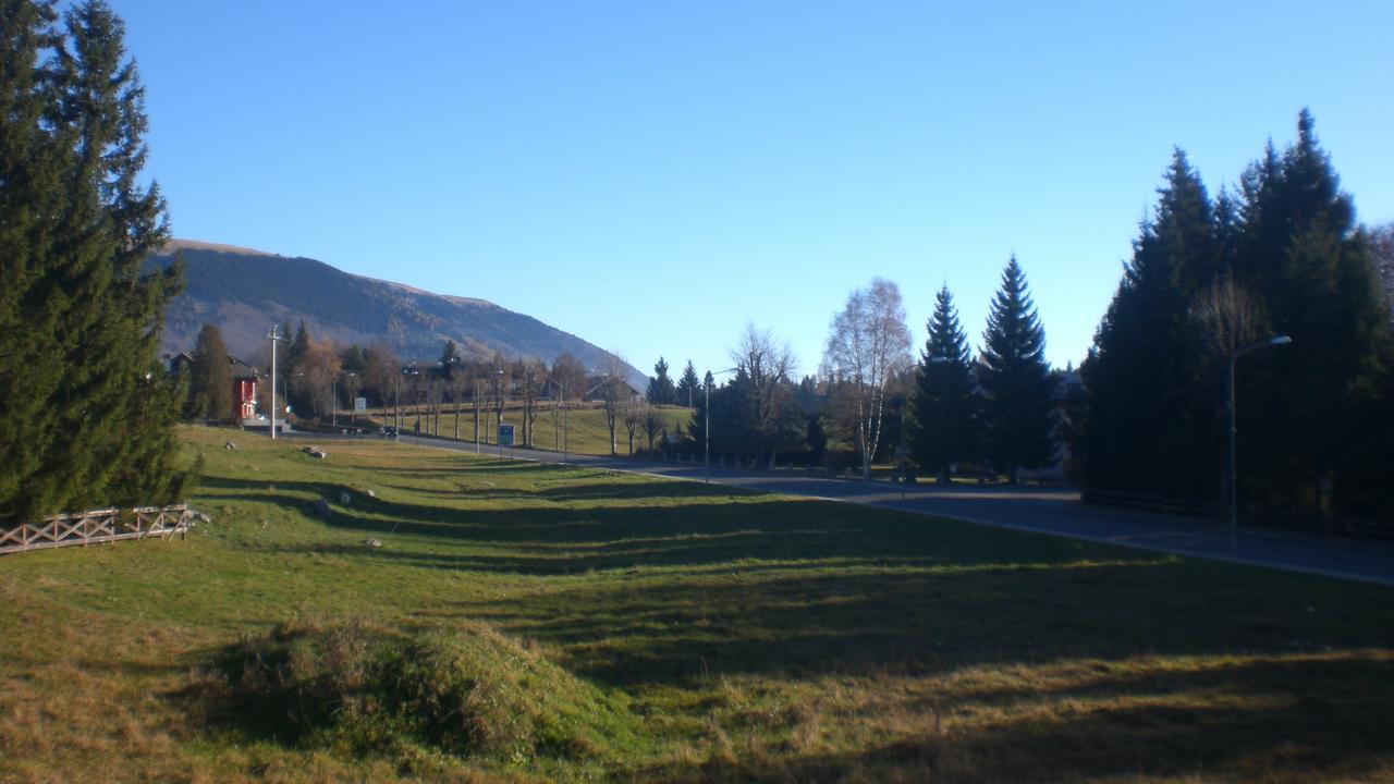 Hotel La Lepre Bianca Gallio Exteriör bild
