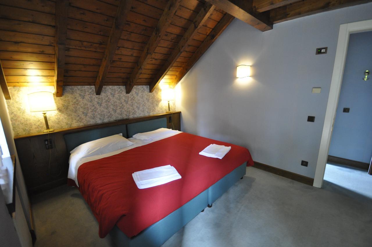 Hotel La Lepre Bianca Gallio Exteriör bild