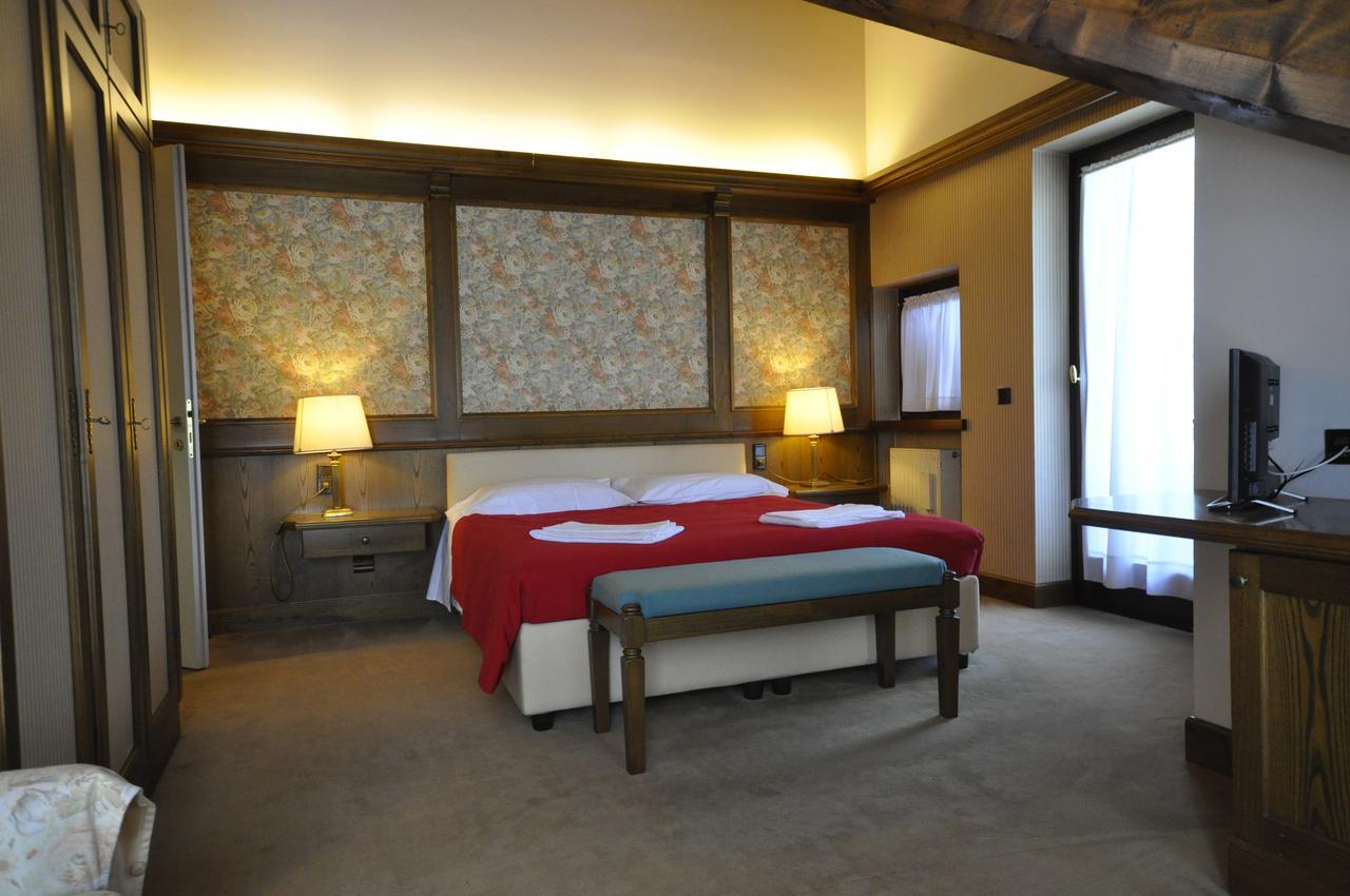 Hotel La Lepre Bianca Gallio Exteriör bild