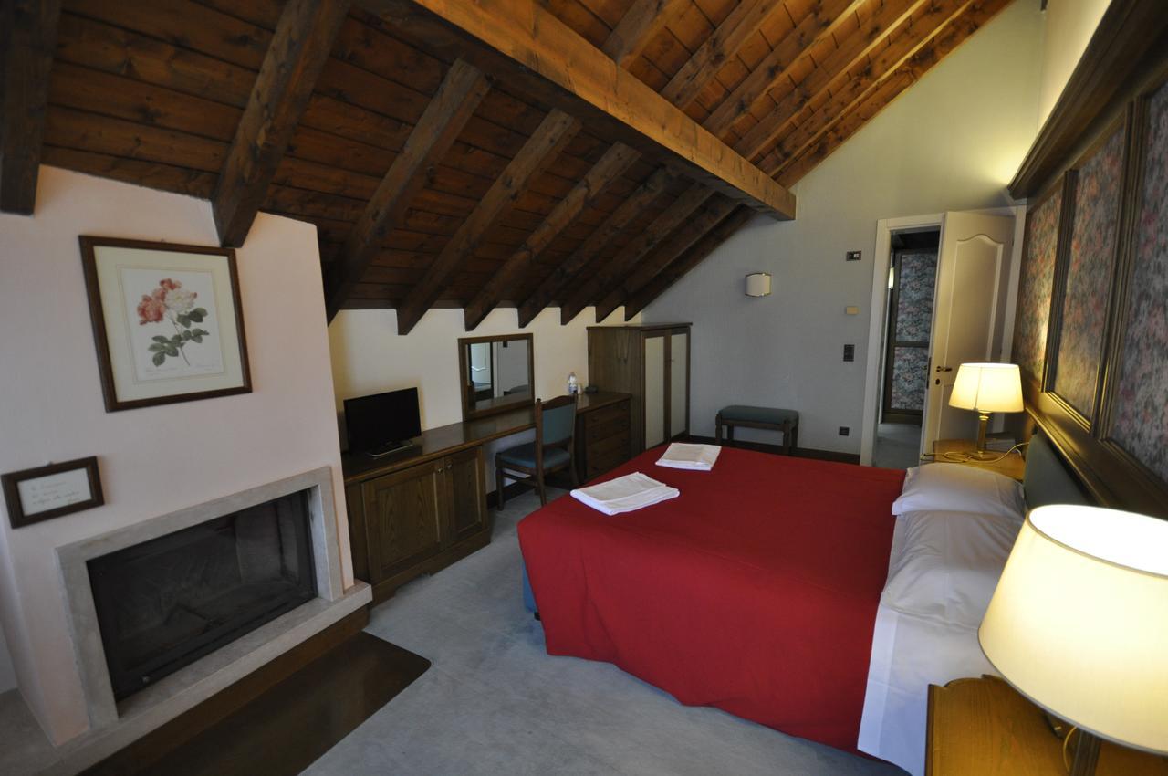 Hotel La Lepre Bianca Gallio Exteriör bild