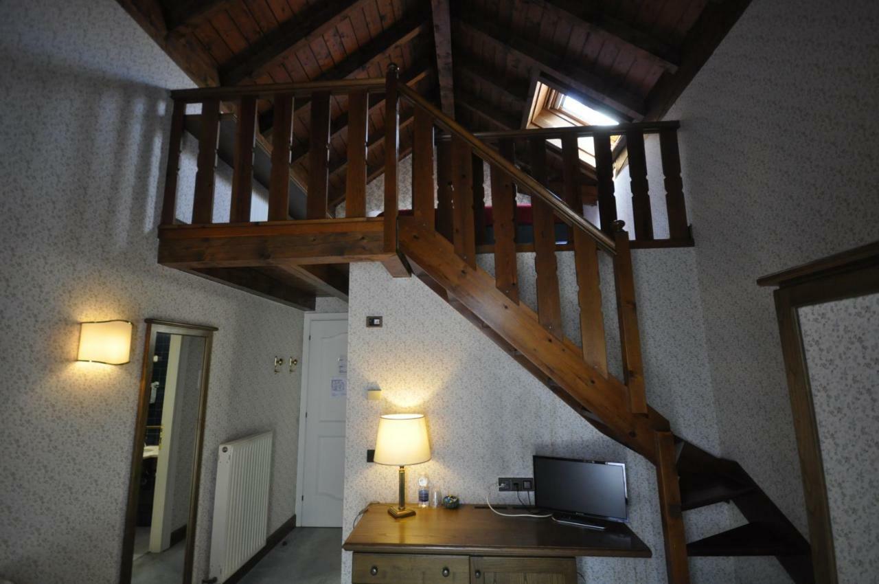 Hotel La Lepre Bianca Gallio Exteriör bild